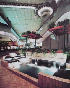 This is the mall I remember. One of the only photos I could find of it on the internet. 