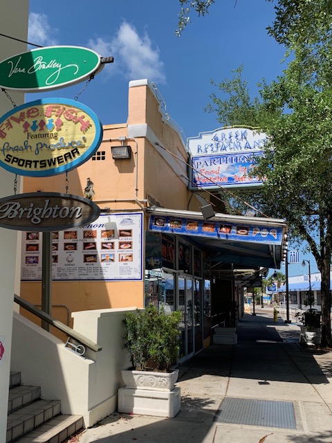 Sponge docks empty restaurant